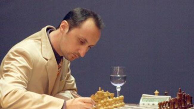 Топалов победи Камски на 32-ия ход