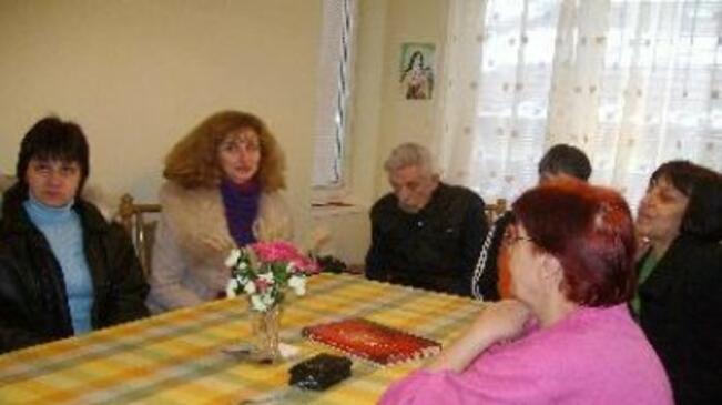 Представители на ЖГЕРБ посетиха дома за възрастни в Ловеч