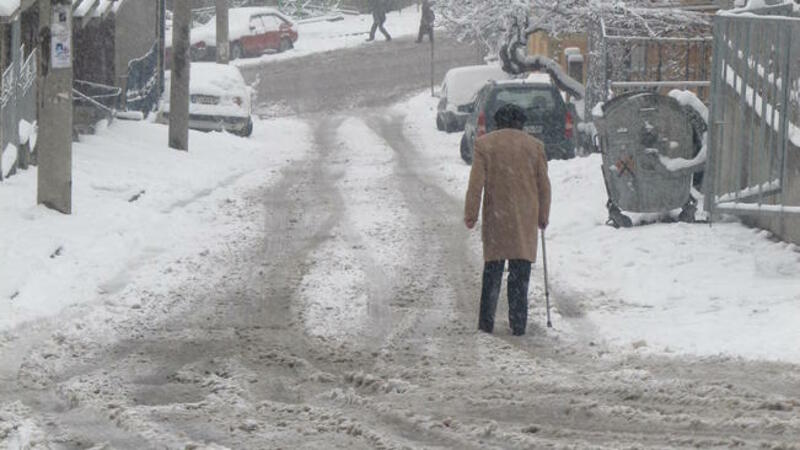 Снежен хаос във Велико Търново