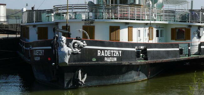 Ремонтират кораба "Радецки" в Русе