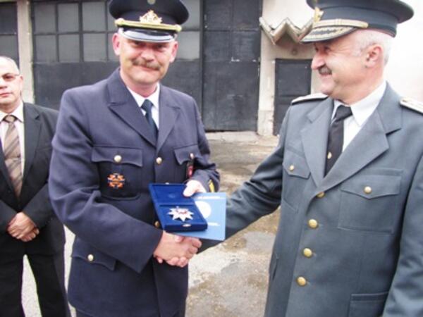 Почетен медал за директора на пожарната в Ерфурт