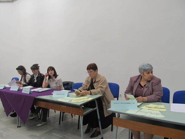 Стотици безработни посетиха трудова борса в Търново