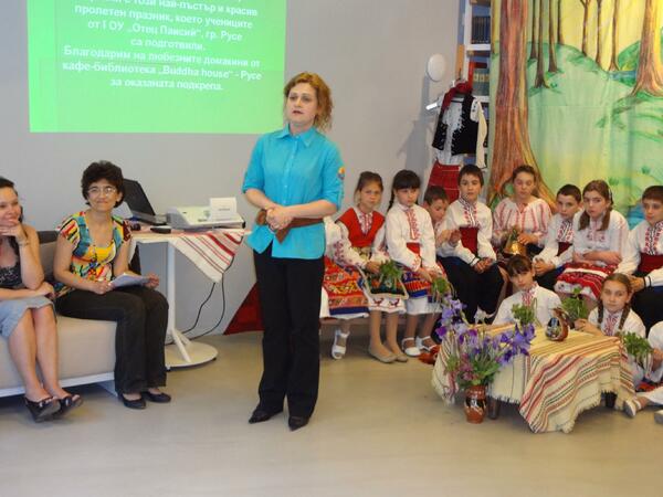 Ученици от ОУ "Отец Паисий" организираха благотворителен базар