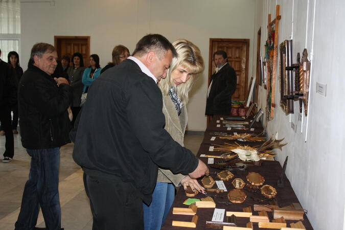Български занаяти в изложба за първи път в Стражица