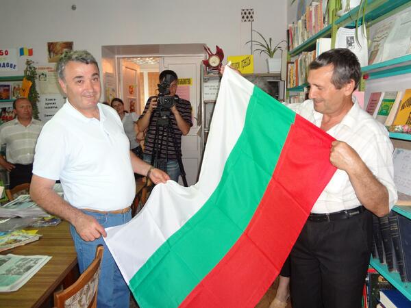 Русе дари 500 книги не бесарабските българи в Тараклия