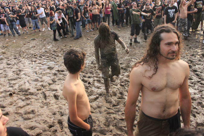 Вижте калното пого на Loud Festival