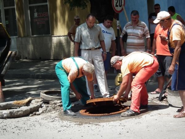 Тестват кражбоустойчиви капаци за шахти в Севлиево