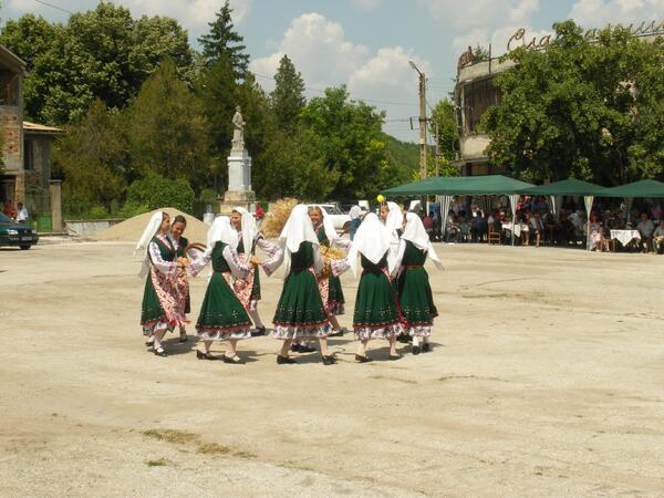 Две русенски села отпразнуваха жътвата