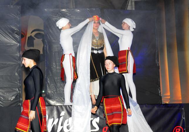 Балет "Етна" се представя на младежката "Аполония"