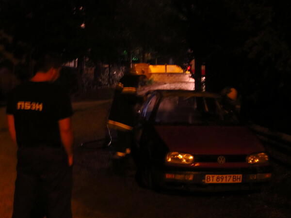 Кола изгоря в Търново
