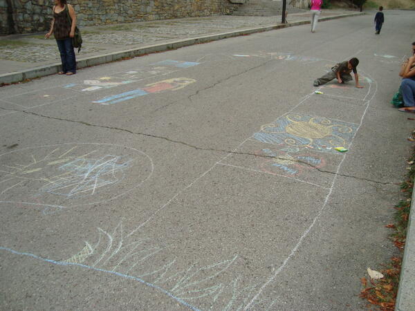 Деца пяха и рисуваха "Преди първия звънец"