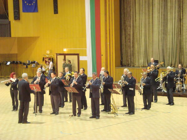 Първи концерт на военните духови оркестри       