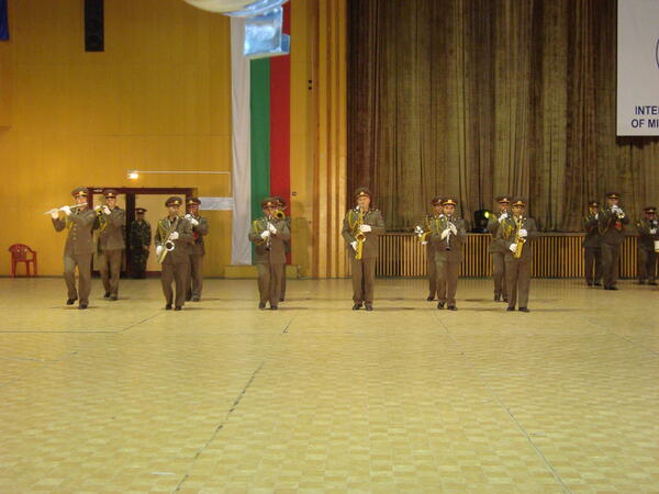 Първи концерт на военните духови оркестри       