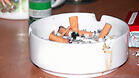 Две глоби за "забранено" пушене

