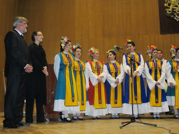 Възпитаниците на ас. Ана Борисова изнесоха коледен концерт
