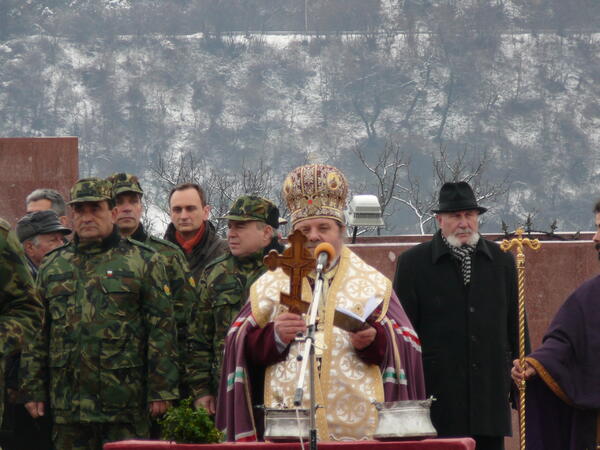 Пламен извади кръста на Йордановден