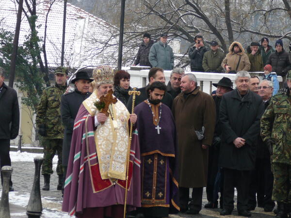 Пламен извади кръста на Йордановден