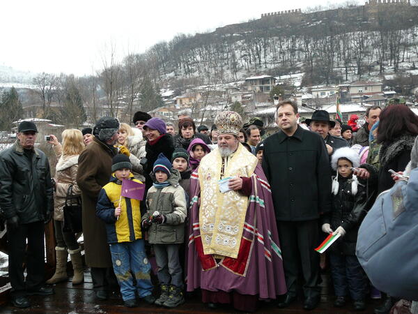 Пламен извади кръста на Йордановден