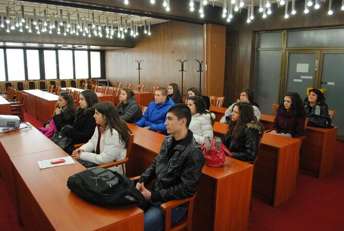 Ученици се запознаха с историята на Община Русе
