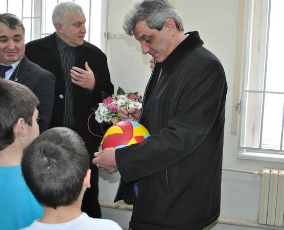 Любо Ганев гостува в русенско училище