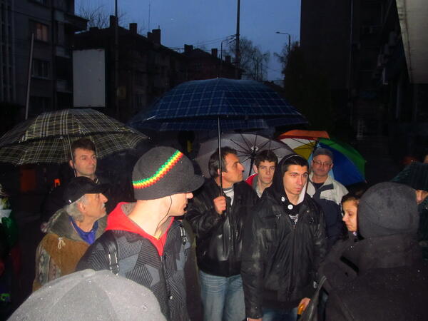 Протестиращите в Търново излязоха с искания