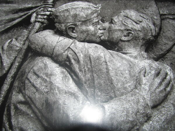 "Да научим повече": Паметниците на комунизма през обектива 

