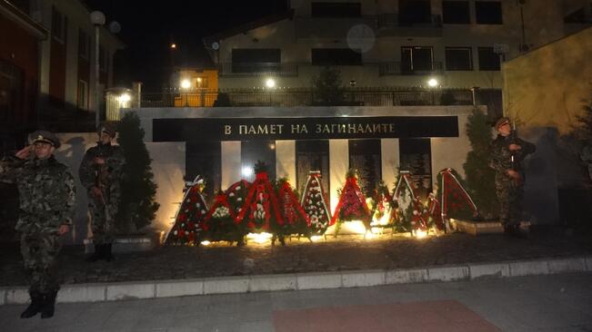 Град Бяла почете паметта на загиналите за Освобождението
