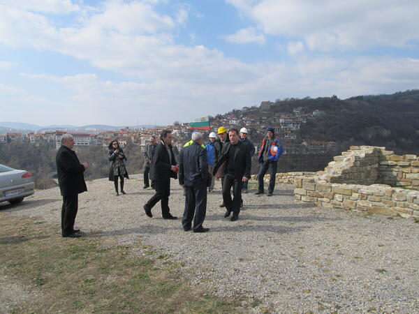 Хълмът Трапезица и църква в Арбанаси стават общински