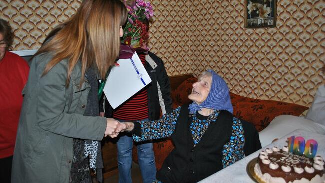 Баба Неда стана на 100 години
