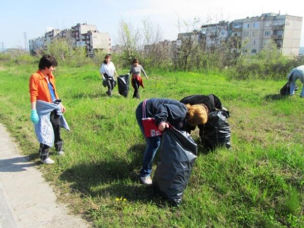 Близо 44 тона боклук събраха в Ловеч след почистването