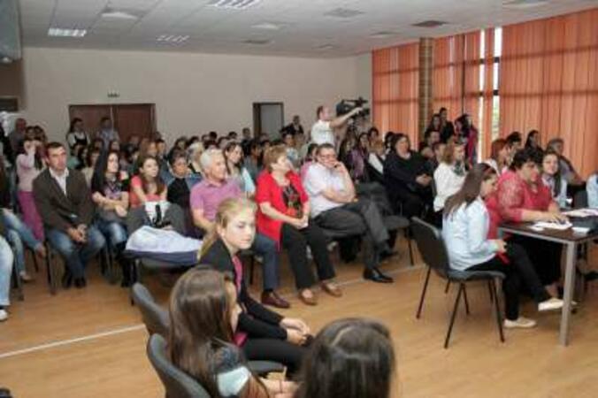 Ученици дебатираха в Трявна