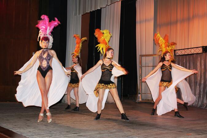 Икар остана без глава