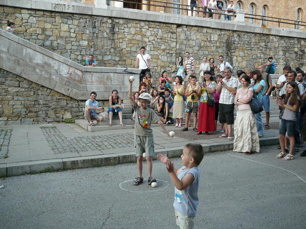 Фестивал на уличните артисти във Велико Търново