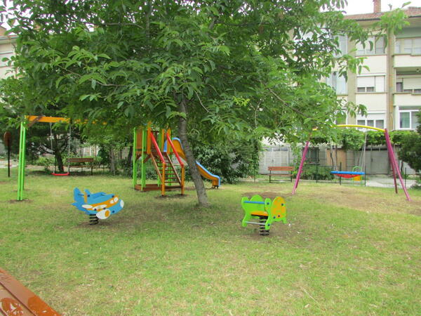 Нови две детски площадки в Горна Оряховица