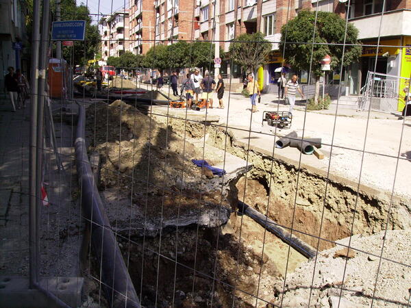 Копаят 12 улици за канализация в Златарица