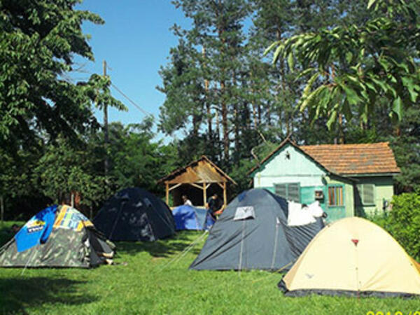 Троянски деца на палатков лагер край язовир "Сопот"