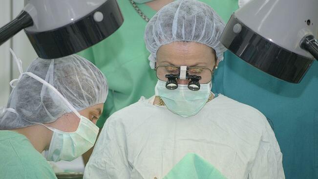 Лекари показват нови методи в хирургията